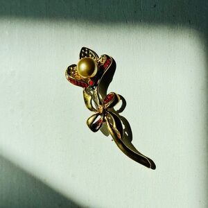 Vintage Tulip Brooch center Pearl red stones ribbon bow detail flower jewelry